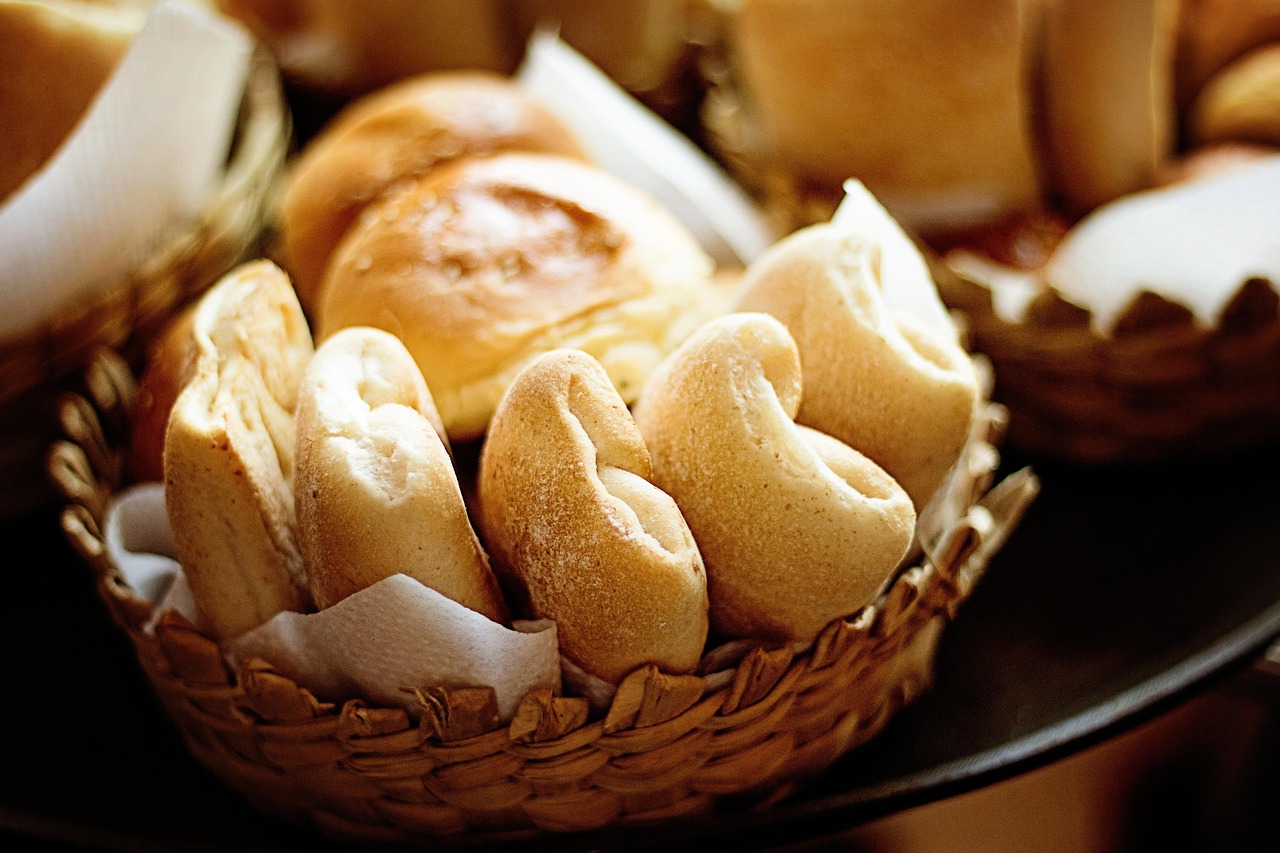 An image of a basket of freshly baked bread